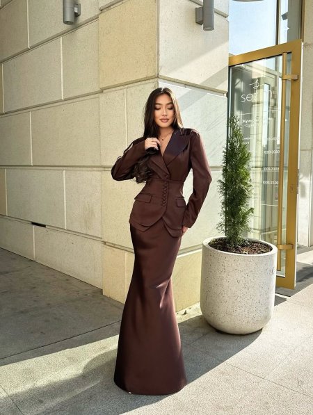 طقم تنورة  ثلاث قطع