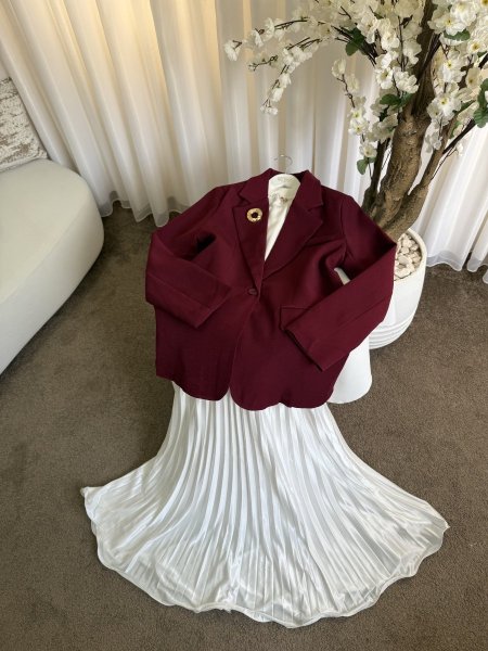 تنسيقة تنورة +جكيت رسمي + توب