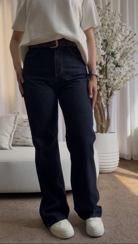 بنطلونات جينز ايطالي