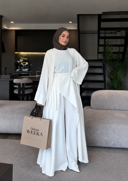 طقم ثلاث قطع مع حزام