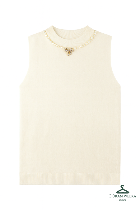 توب صوف مع بروش