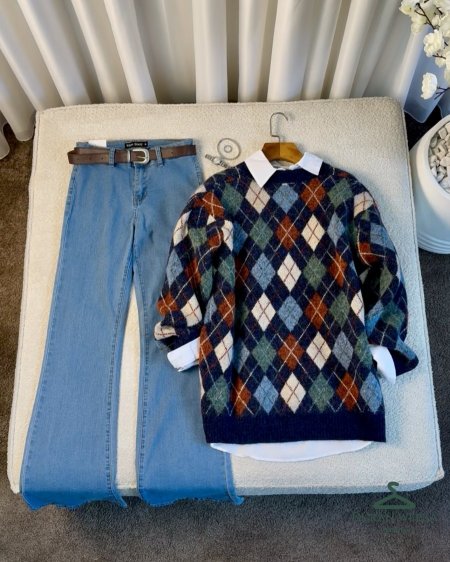 تنسيقة بلوز صوف خامة تقيلة + بنطلون شارليستون + قميص